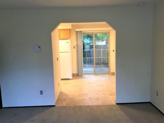 Photo - 739000 Apartment