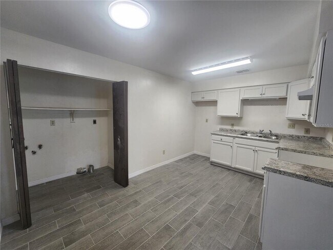 Foto del edificio - 5817 NW 23rd Terrace