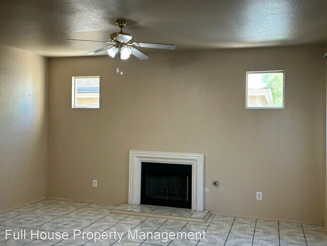 Foto del edificio - 3 br, 1.5 bath House - 1122 N Belmont
