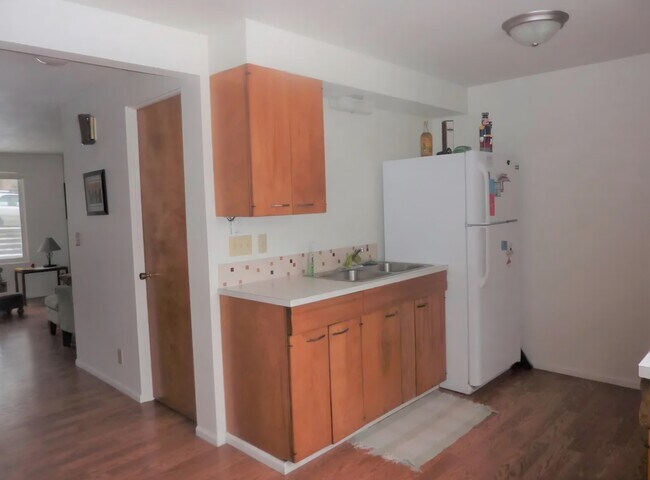 Foto del edificio - 317 NW Webb St