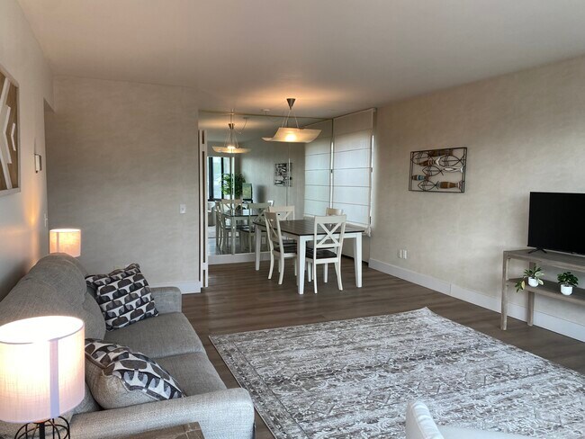 Open Floor Plan - 207 5th Ave SW