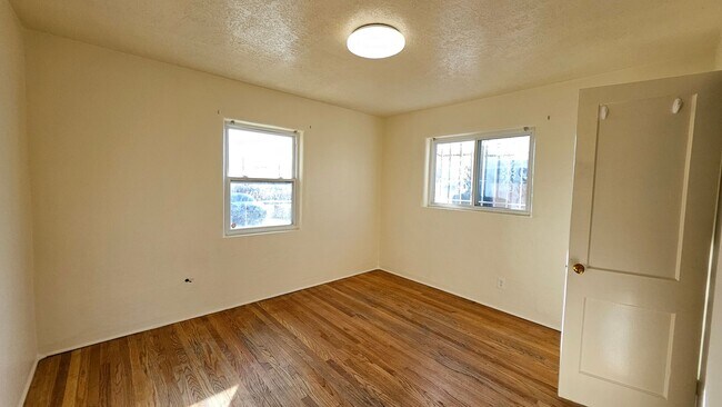 Foto del edificio - 5321 Marble Pl NE