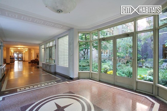 Building Photo - 333 W 57th St