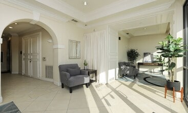 Building Photo - 2120 Kipling St