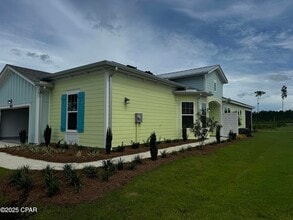 Building Photo - 9022 Parrot Pl