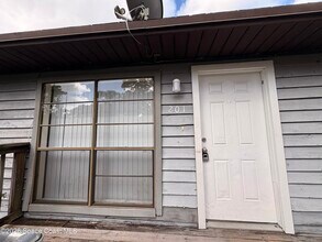 Building Photo - 2000 Agora Cir SE