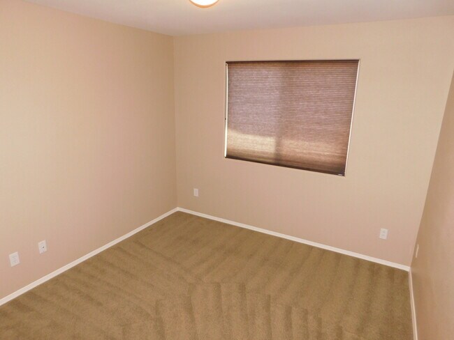 Foto del edificio - 2 Story 3 bed/ 2.5 bath in the NW Sky Pointe Area