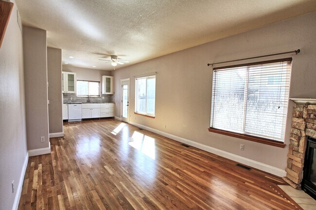 Foto del edificio - 4 bed 3.5 bath Founders home