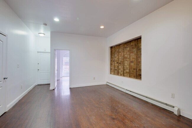 Building Photo - 1036 Jefferson Ave