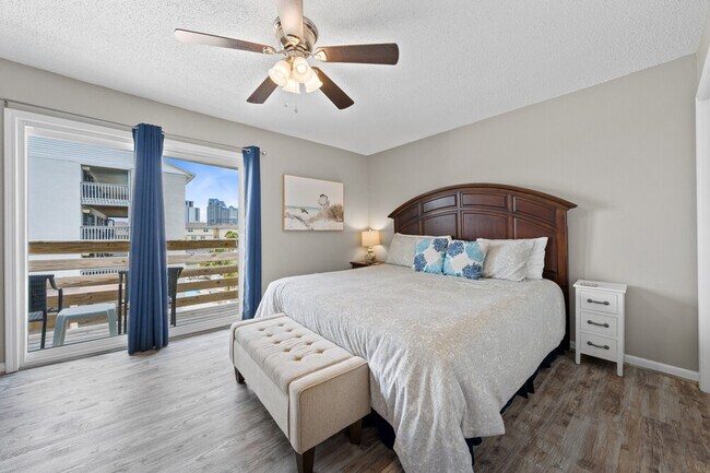 Foto del edificio - 344 E Beach Blvd