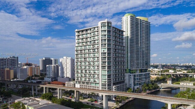 Foto del edificio - 690 SW 1st Ct