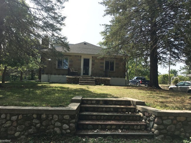 Building Photo - 18387 Lewis Rd