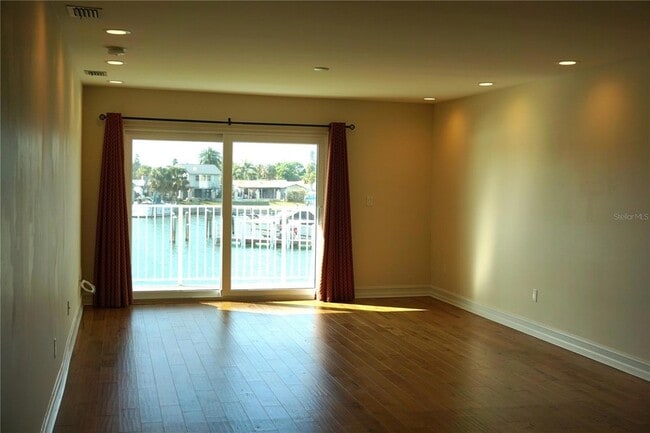 Building Photo - 340 Pinellas Bayway S