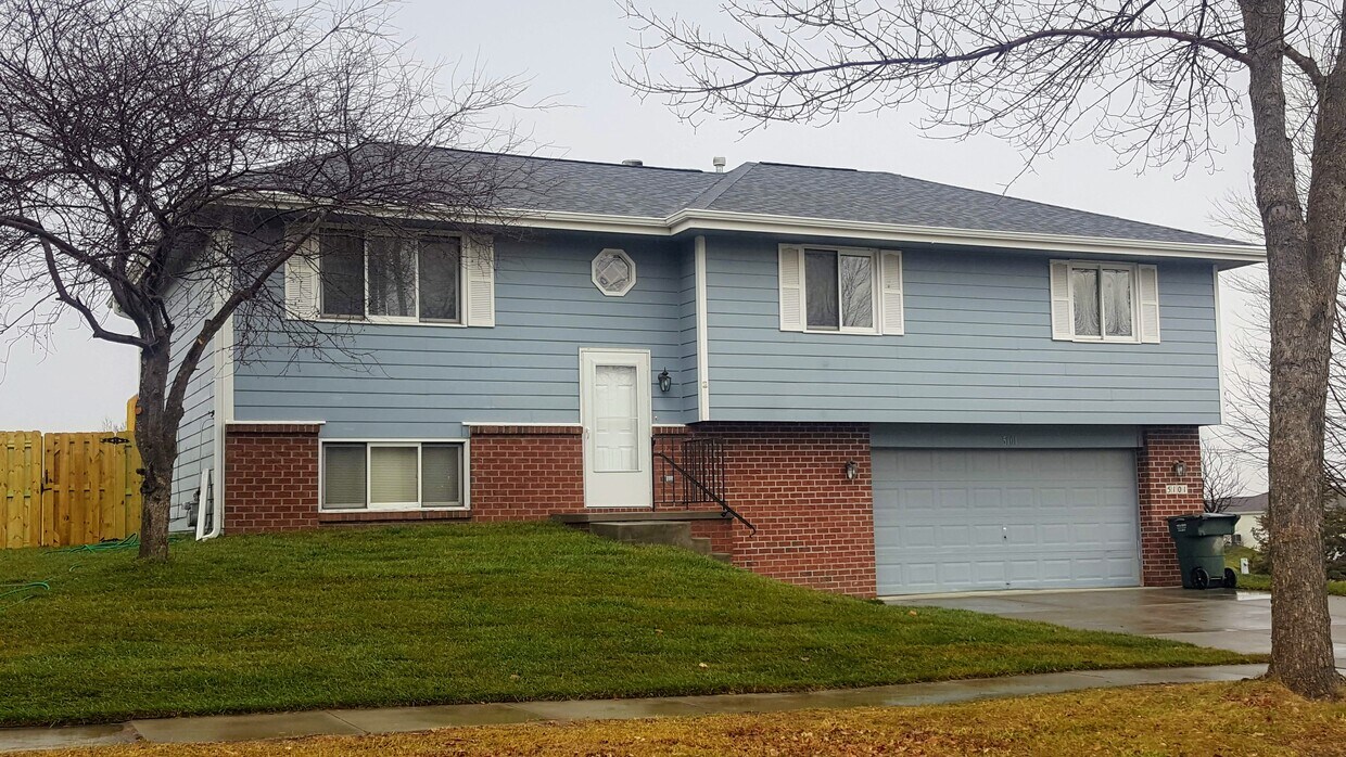 Primary Photo - 5101 S 78th St