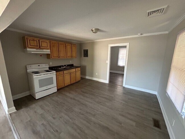 Building Photo - 3 Bedroom House in Tarboro Pets and Sectio...