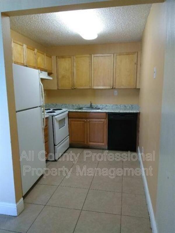 Foto del edificio - 1205 Meadows Cir