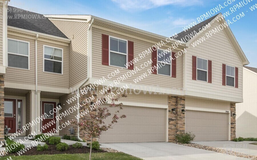 Primary Photo - 3 Bedroom, 2.5 Bath Townhome in West Des M...