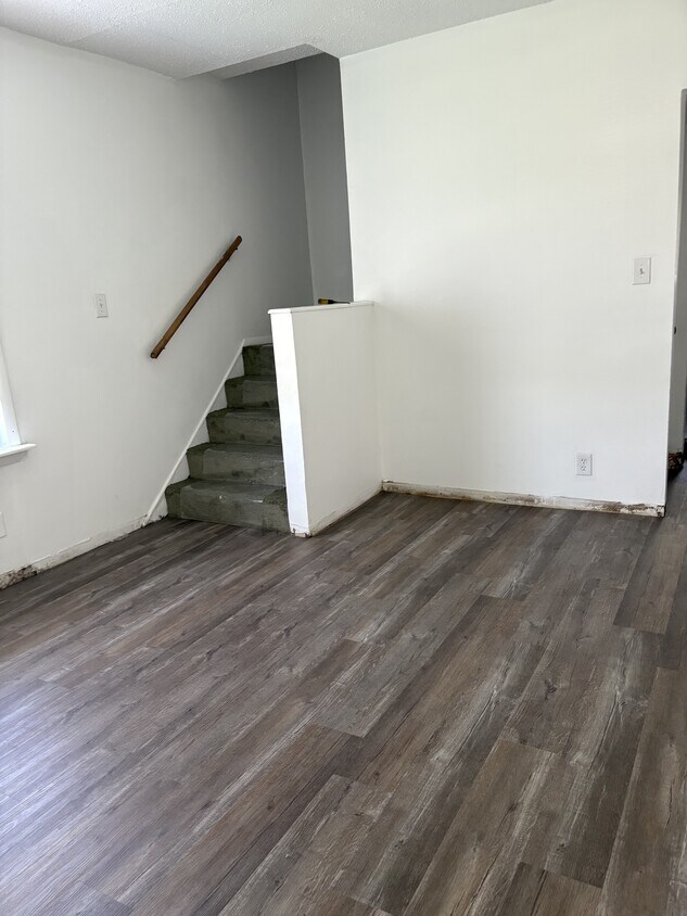 Foto principal - 906 E 17th Ave