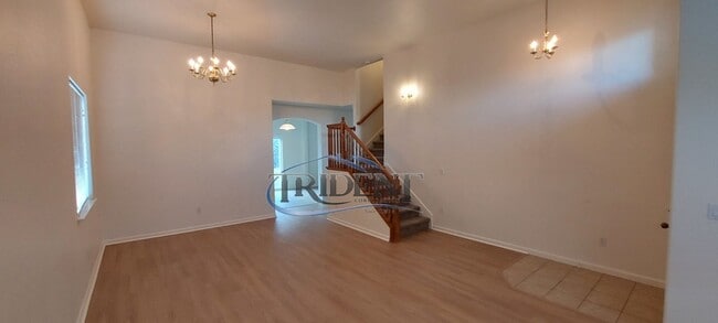 Building Photo - 4 bedroom, 3 bath house with approx. 2,183 sq. ft.