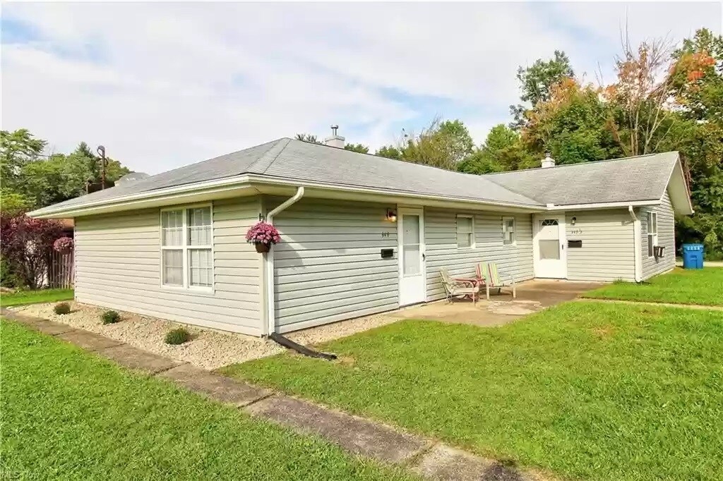 Primary Photo - 349 Rosemont Ave