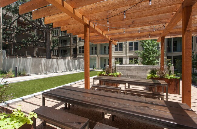 Building Photo - Affordable One-Bedroom Rentals: Space and ...