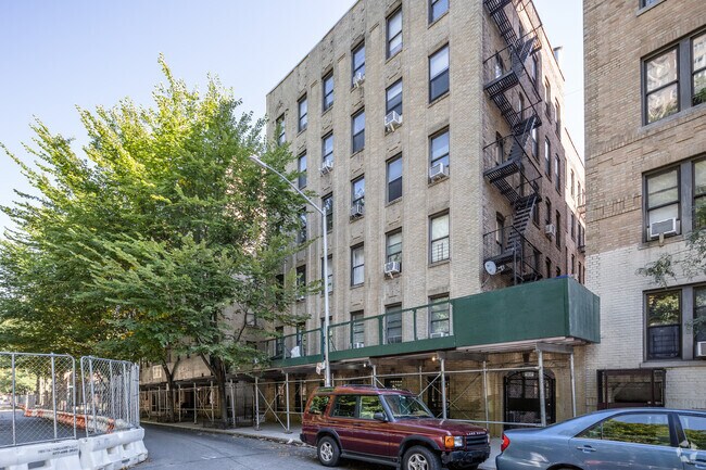 Foto del edificio - 225 Bennett Ave