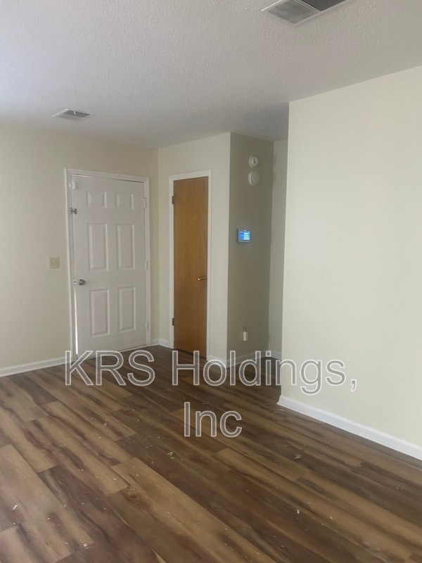 Foto del edificio - 1181 Rosedale Dr
