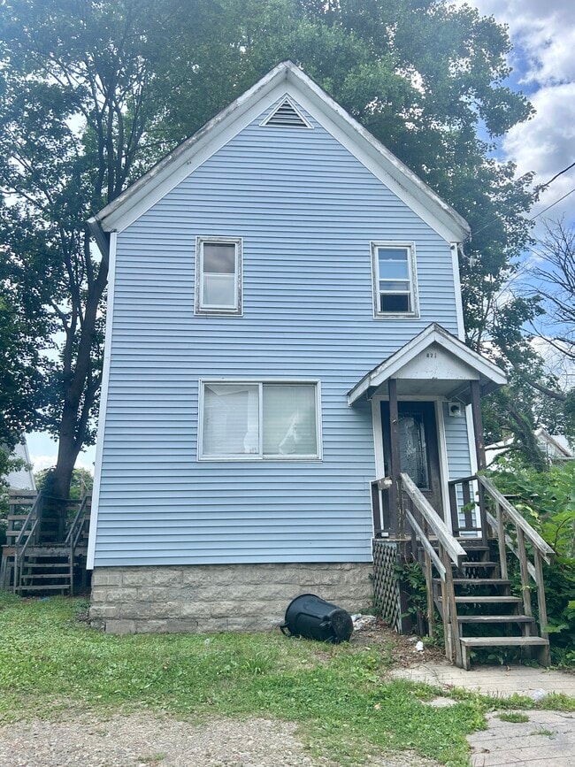 Building Photo - 87 1/2 Murray St