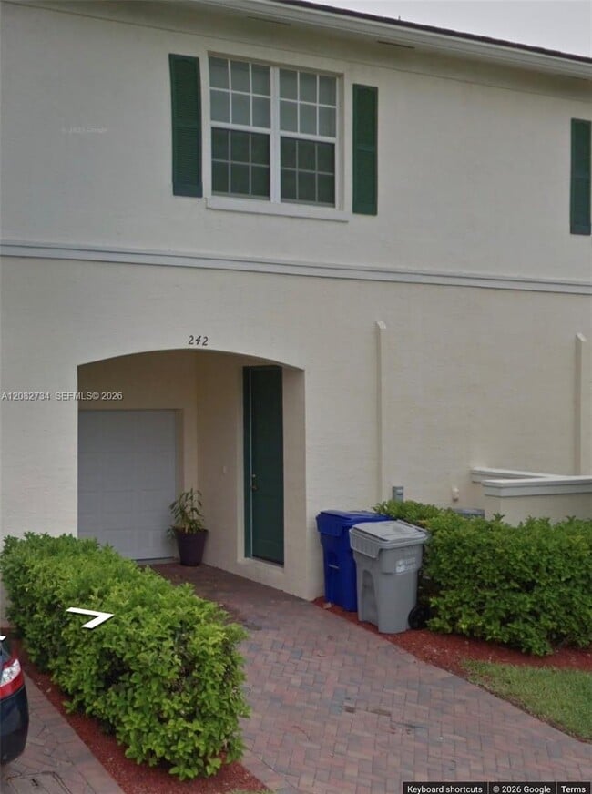 Building Photo - 242 SW 7th Ct