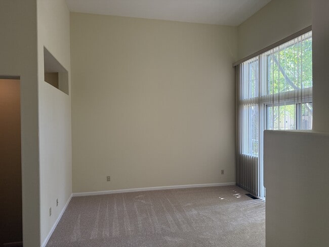 Building Photo - 538 Mill River Ln
