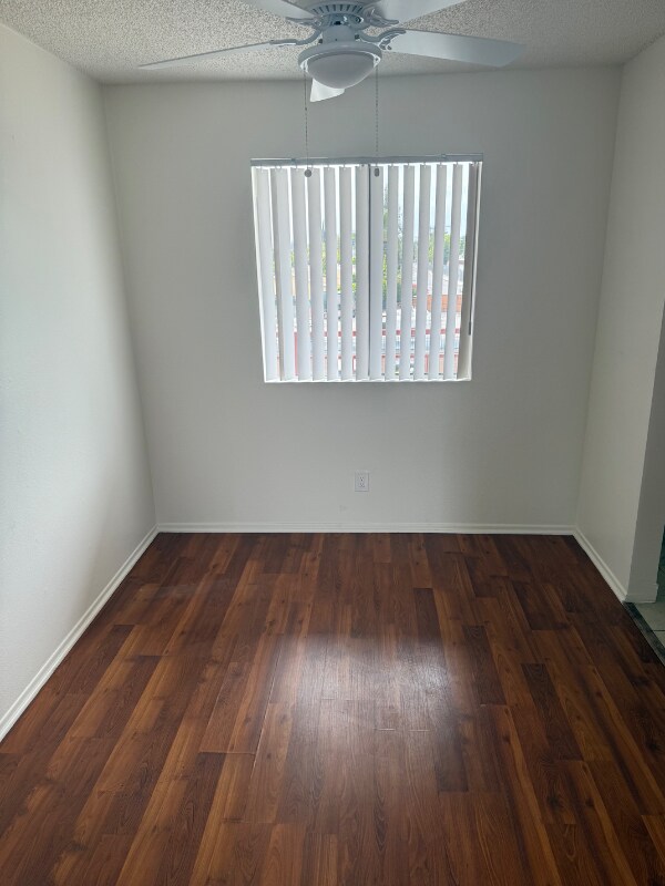 Foto del edificio - 6825 Haskell Ave