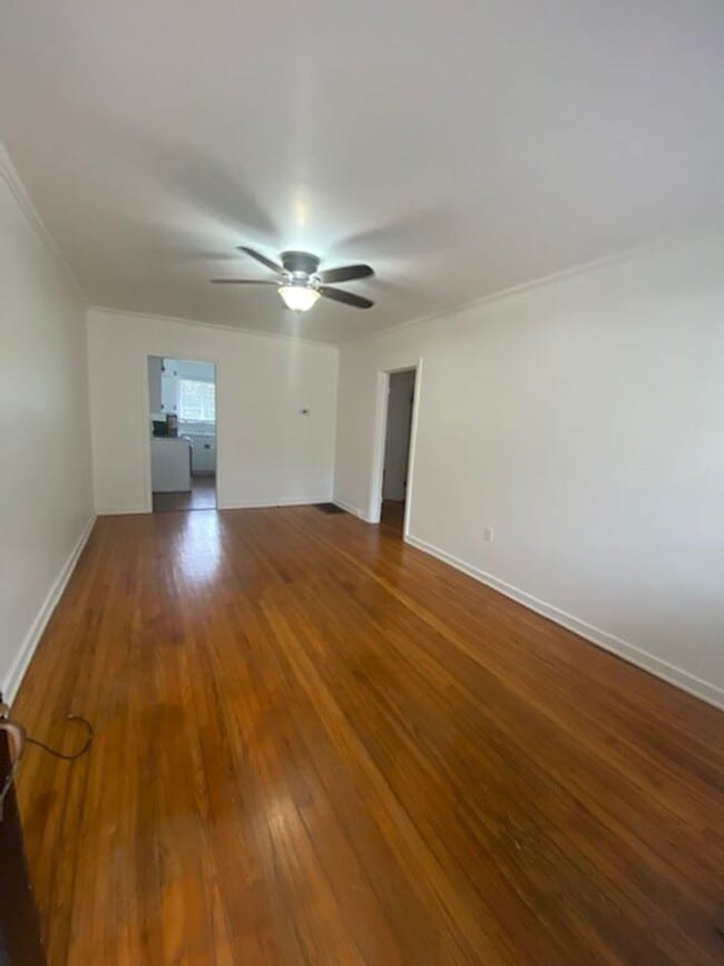 Building Photo - Linden - 1207/1209