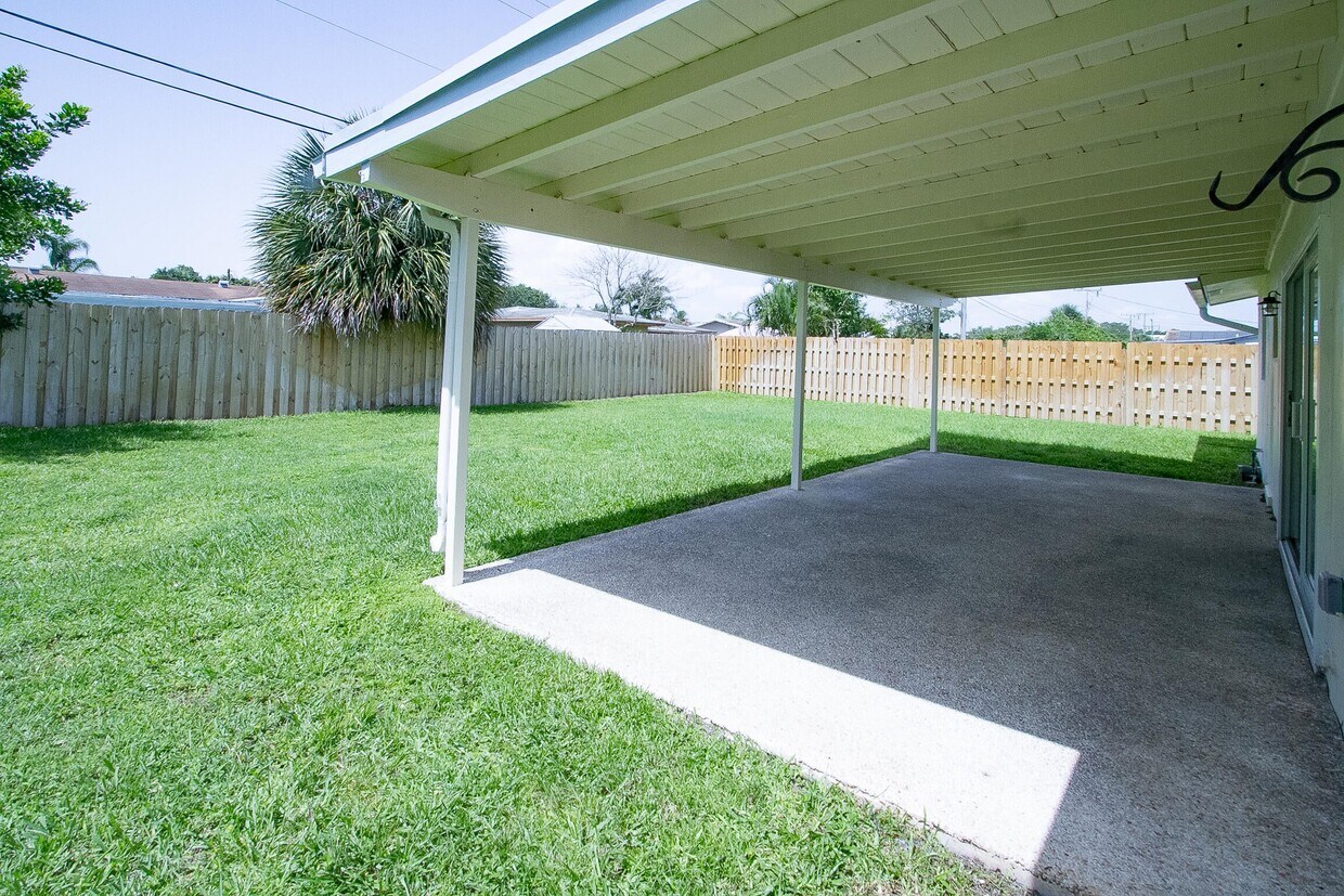 Foto principal - 214 SW 3rd St