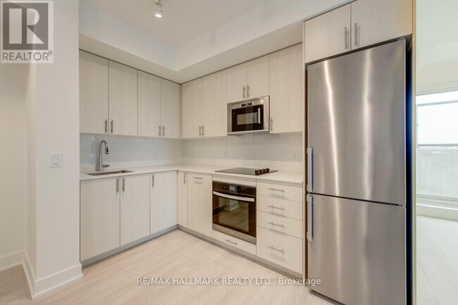Photo du bâtiment - 2545 Simcoe St N