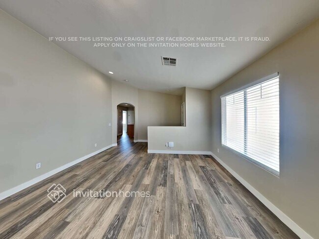 Foto del edificio - 426 Waterbrook Dr