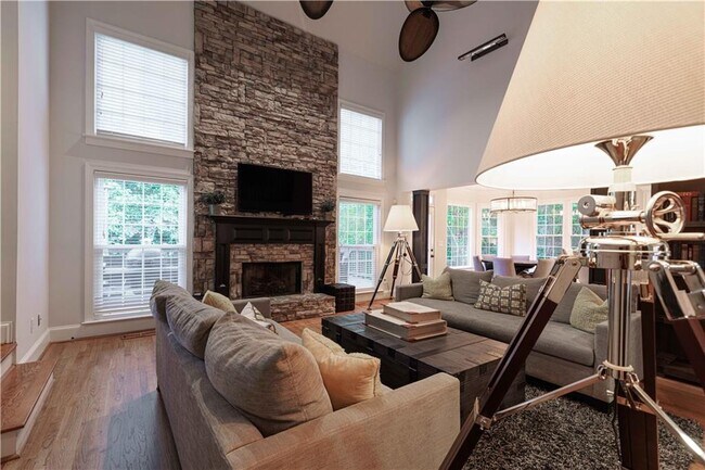 Building Photo - 1040 Creek Ridge Pointe