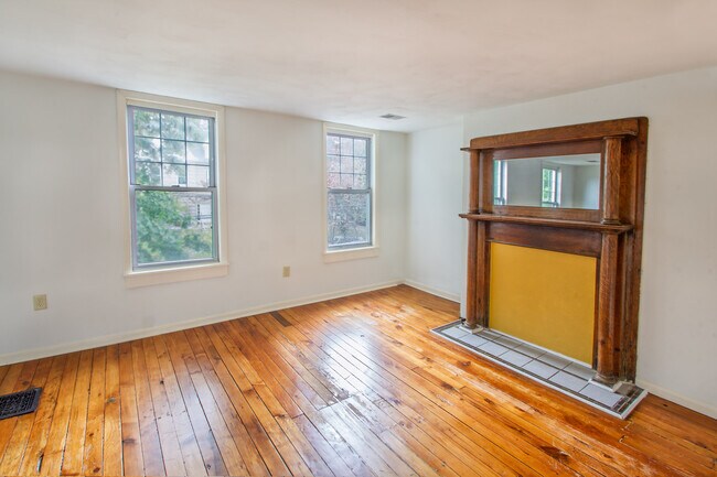 Building Photo - 421 S Trenton Ave