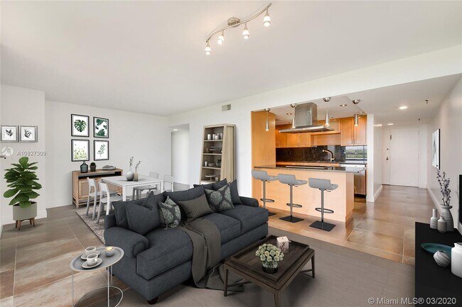 Foto del edificio - 720 Coral Way