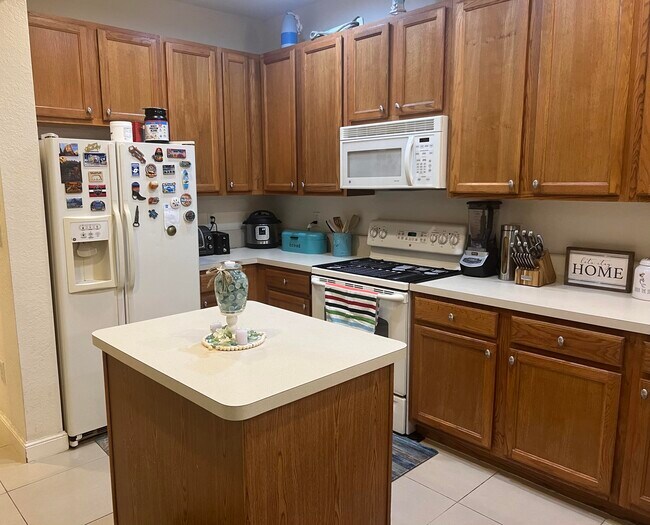 975 Millbrae Ct Unit 4, West Palm Beach, FL 33401 Condo for Rent in