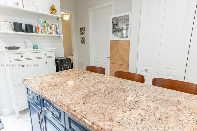 Foto del edificio - 963 SW 147th Terrace