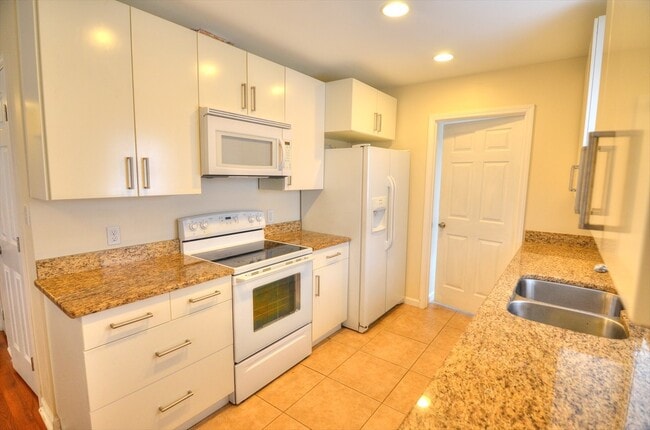 Foto del edificio - 114 Eugene St