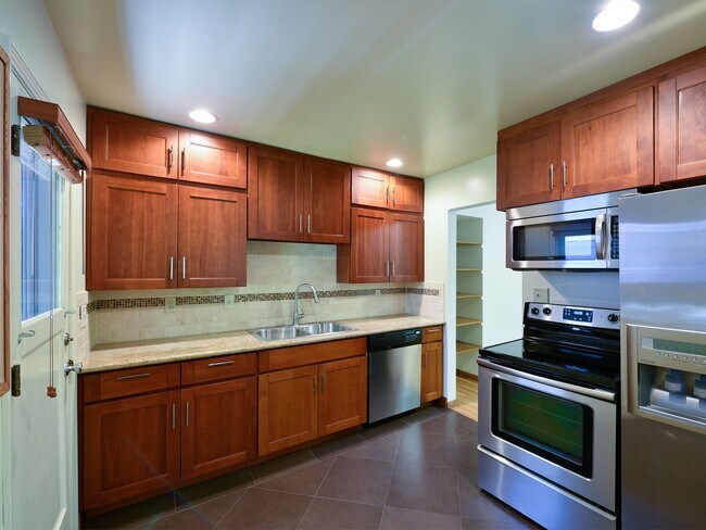 Foto del edificio - 3002-3006 SE Brooklyn St