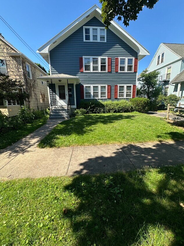 Foto principal - 176 Hillside Ave
