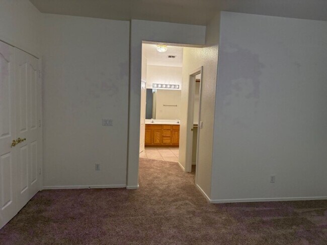 Foto del edificio - Flag Homes - 013