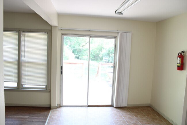 Foto del edificio - 1718 Pierre St