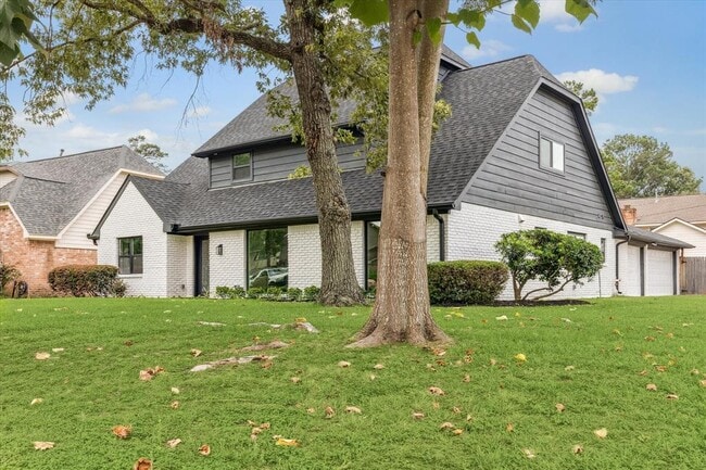 Foto del edificio - 5619 Deepcreek Ln