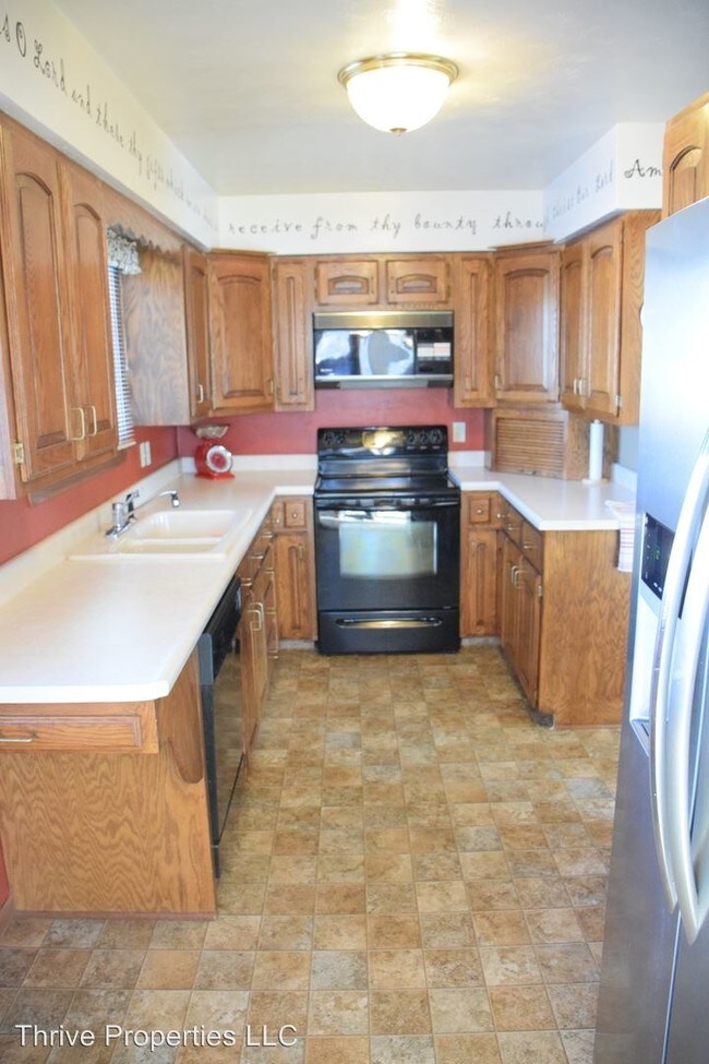 Building Photo - 2712 Arrowhead Dr