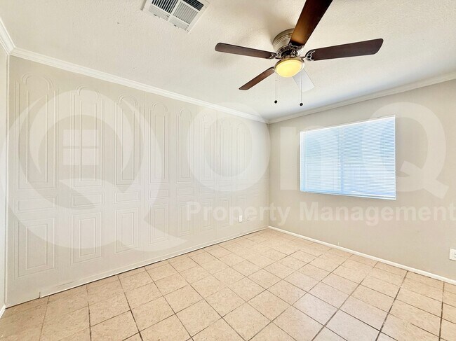 Foto del edificio - 6402 S 42nd St