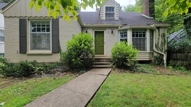 Building Photo - 202 Fenley Ave