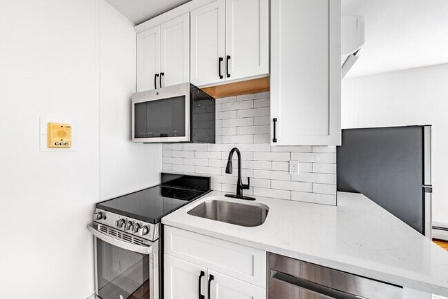 Foto del edificio - 245 Clinton St